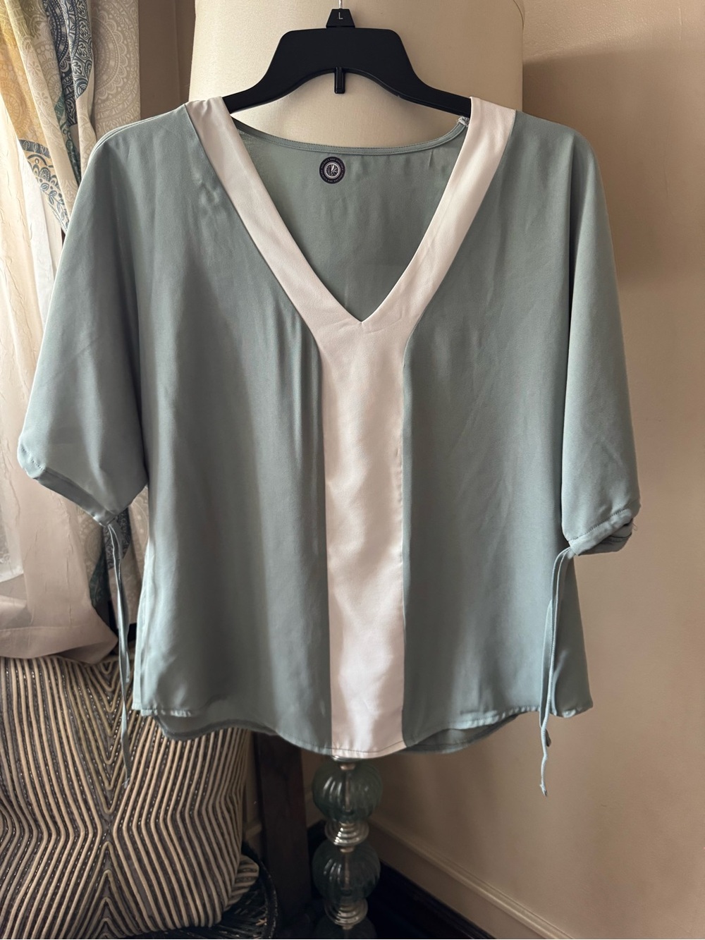 Women's V-Neck Contrast Panel Top in Sage and White